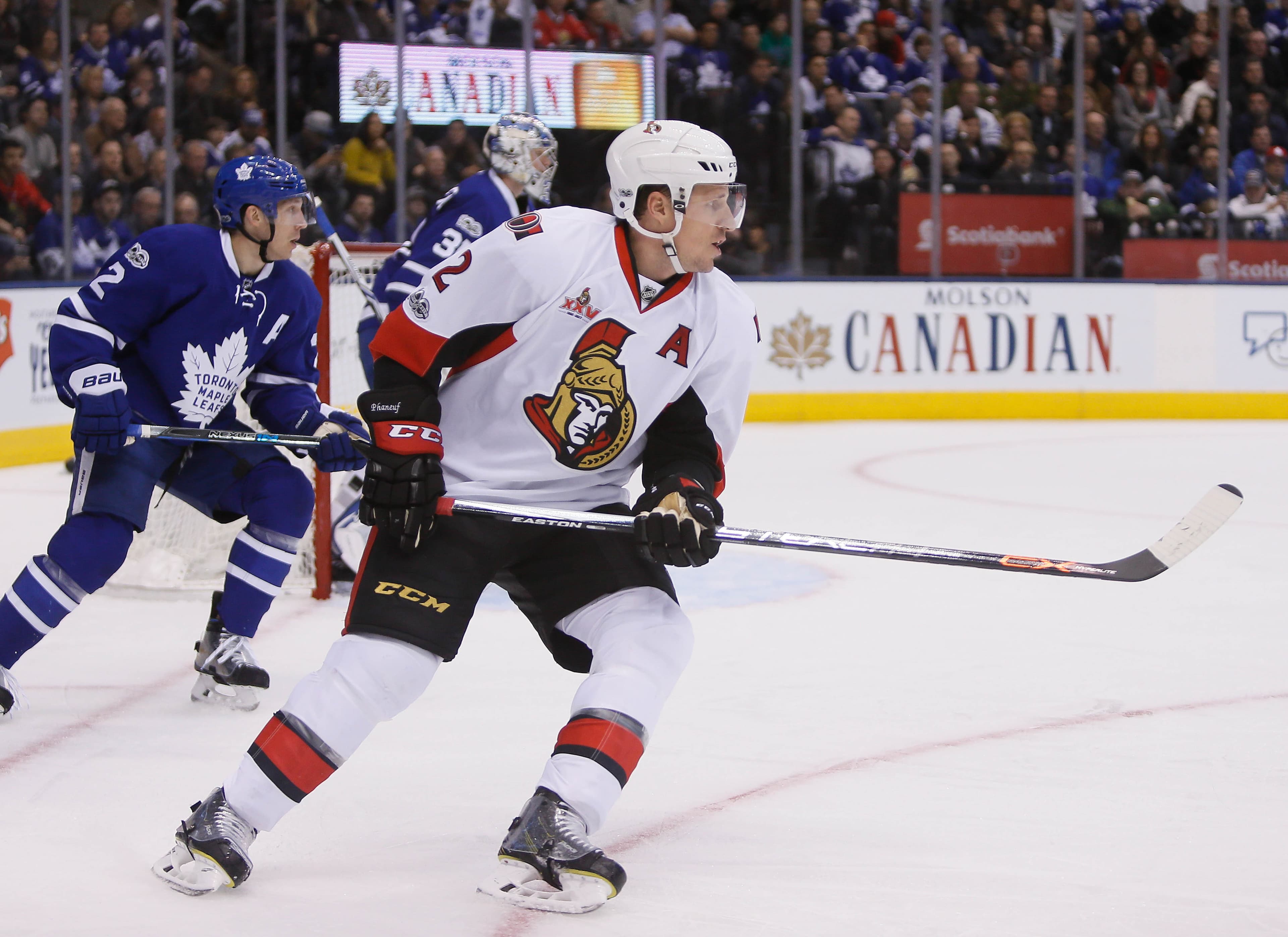 06/14/10 - TORONTO, ONTARIO - Phil Kessel and Dion Phaneuf show off News  Photo - Getty Images