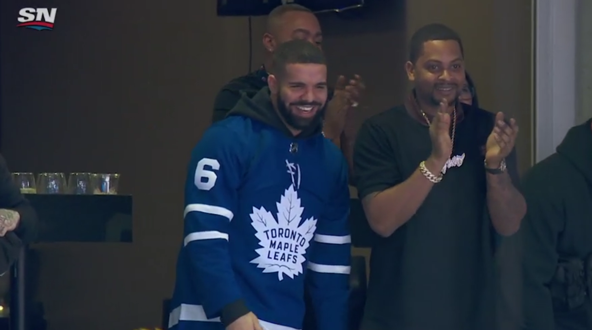 Drake shows up to Toronto Maple Leafs playoff game