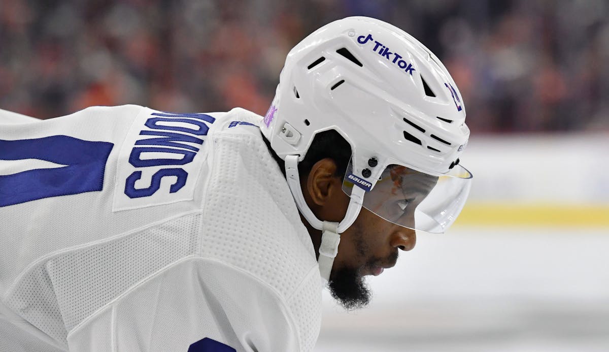Wayne Simmonds could be playing his way up the Leafs' lineup with hard  work, recent hot streak