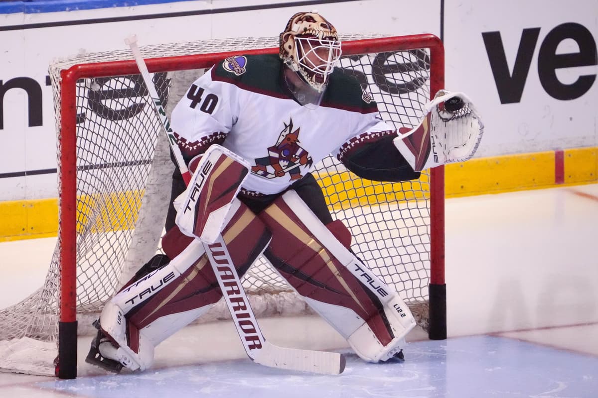 Carter Hutton lands in Toronto, goaltender works out before Maple Leafs ...