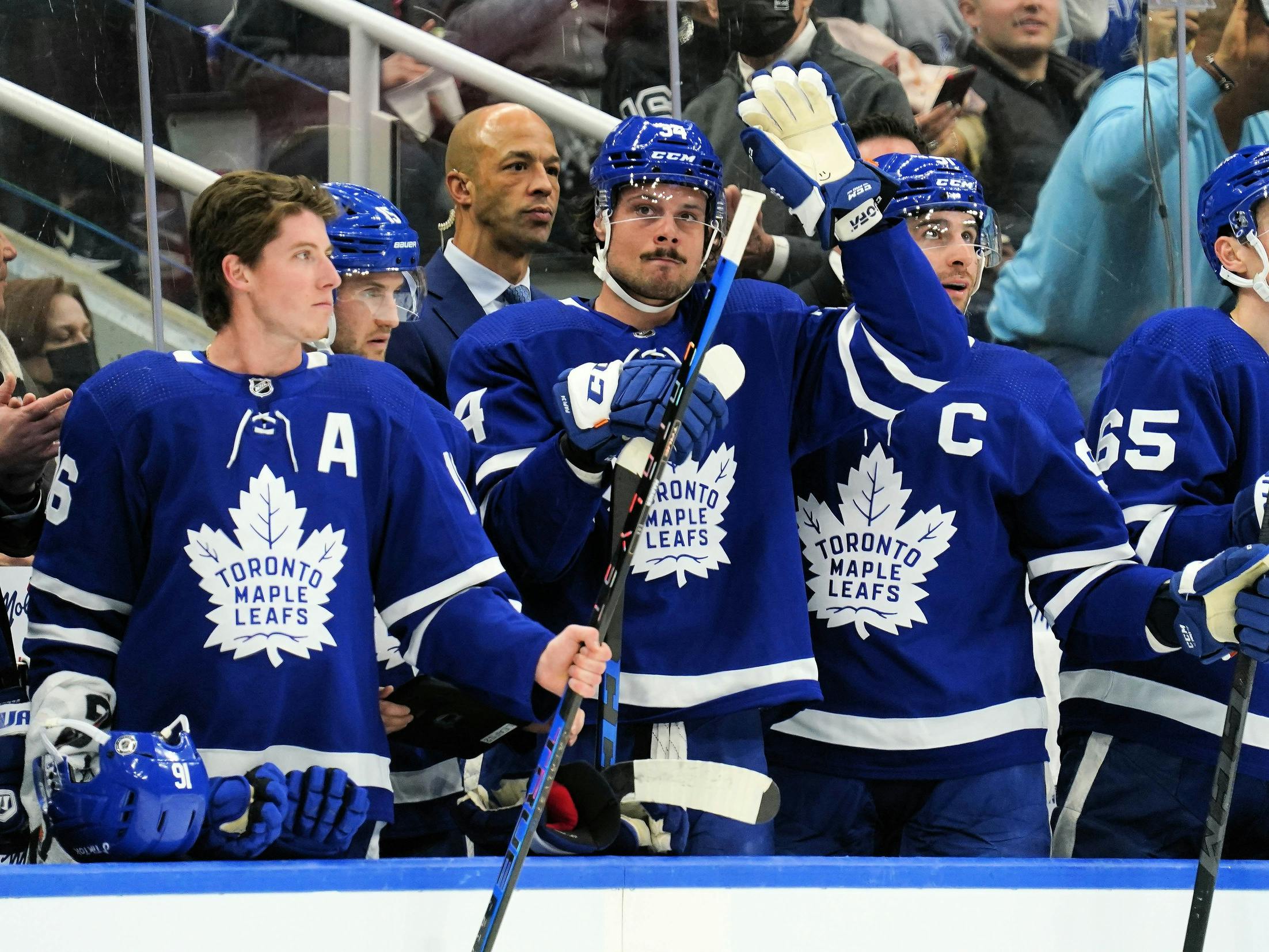 Auston Matthews becomes first Toronto Maple Leaf to win NHL goal-scoring  title in 75 years