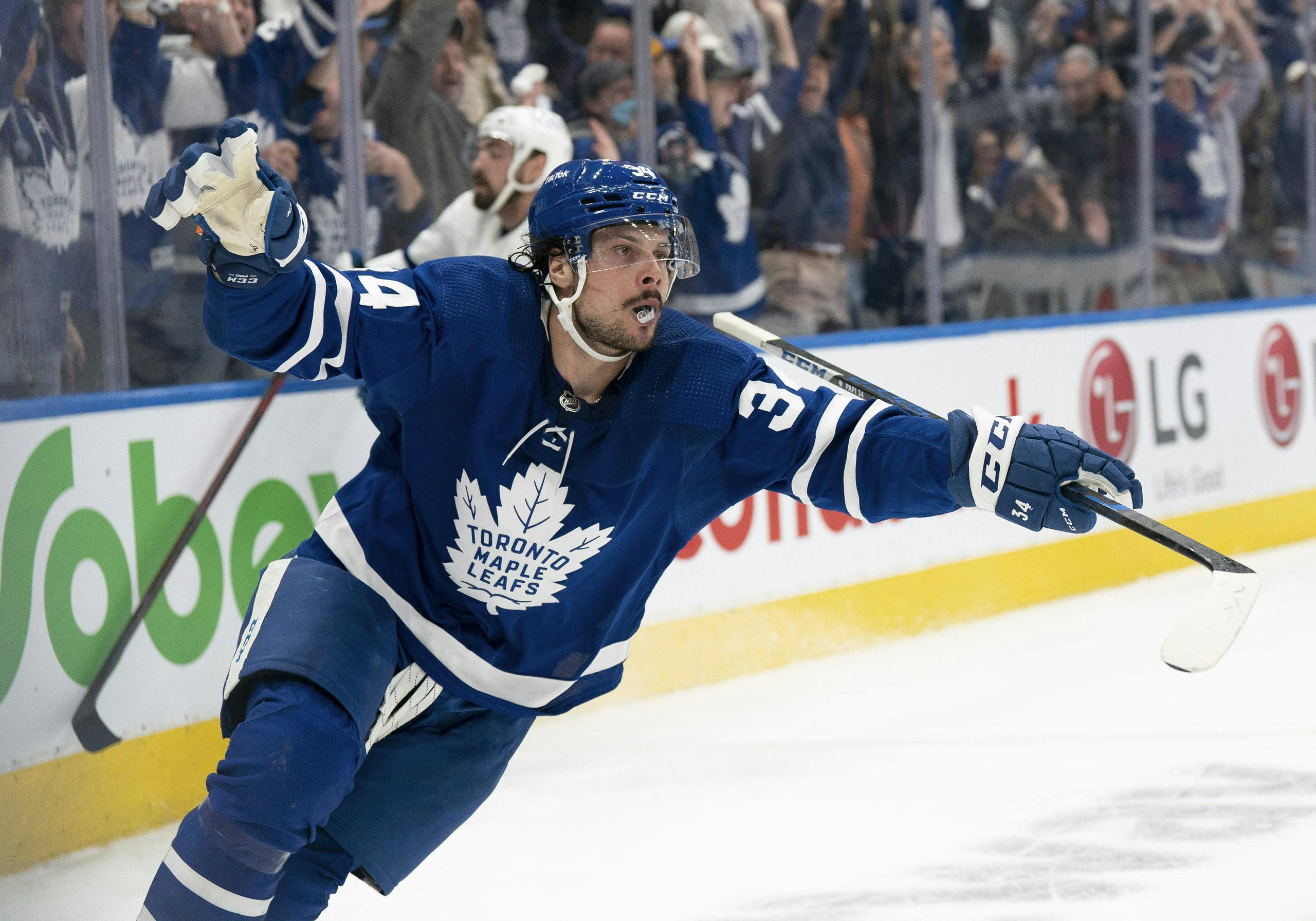 Hall and Oates out as Leafs change 'Dreams' goal song