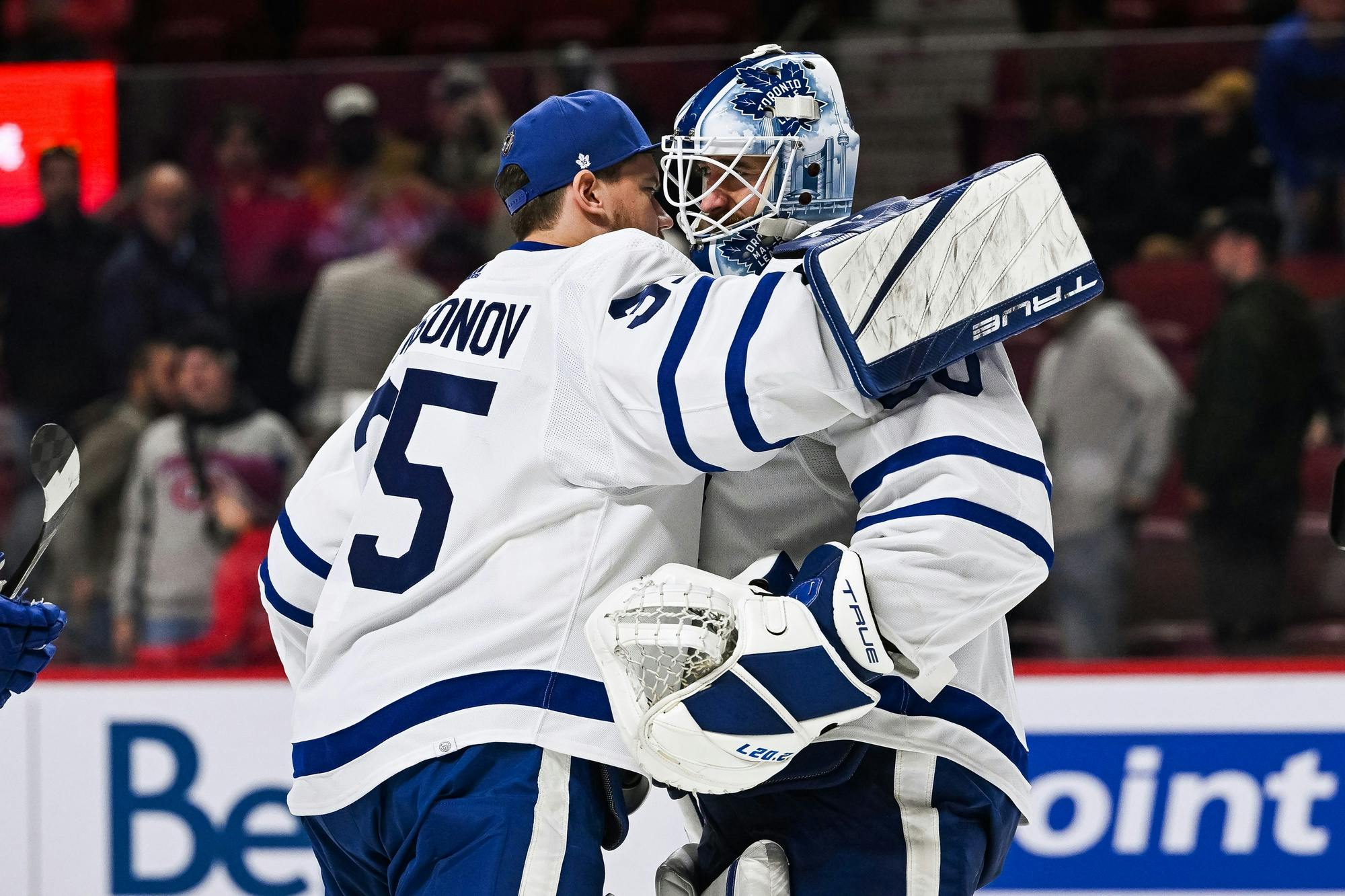 Maple Leafs goalie Murray exits with injury in loss to Red Wings