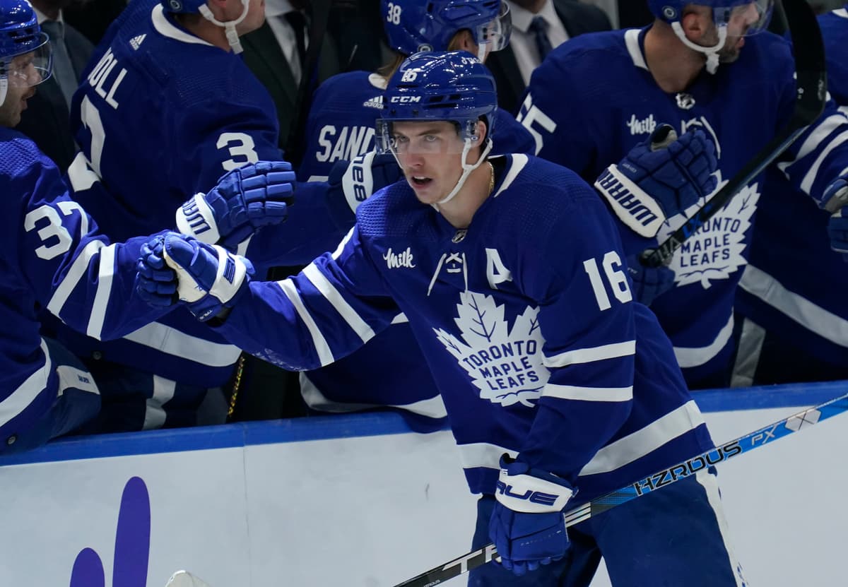 Mitch marner s record breaking toronto maple leafs points streak in numbers