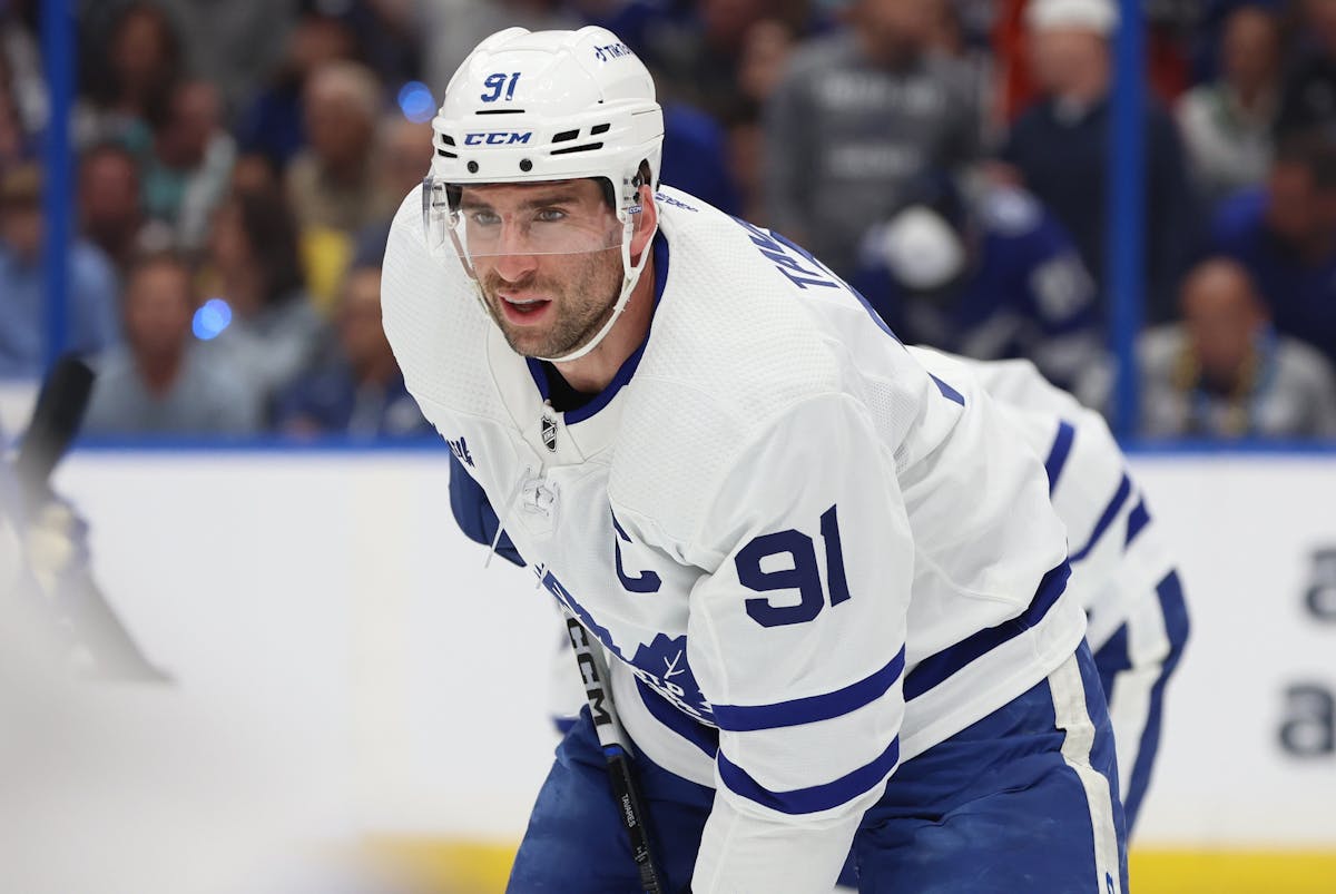 Islanders vs. Maple Leafs prop picks: Bet on John Tavares to score