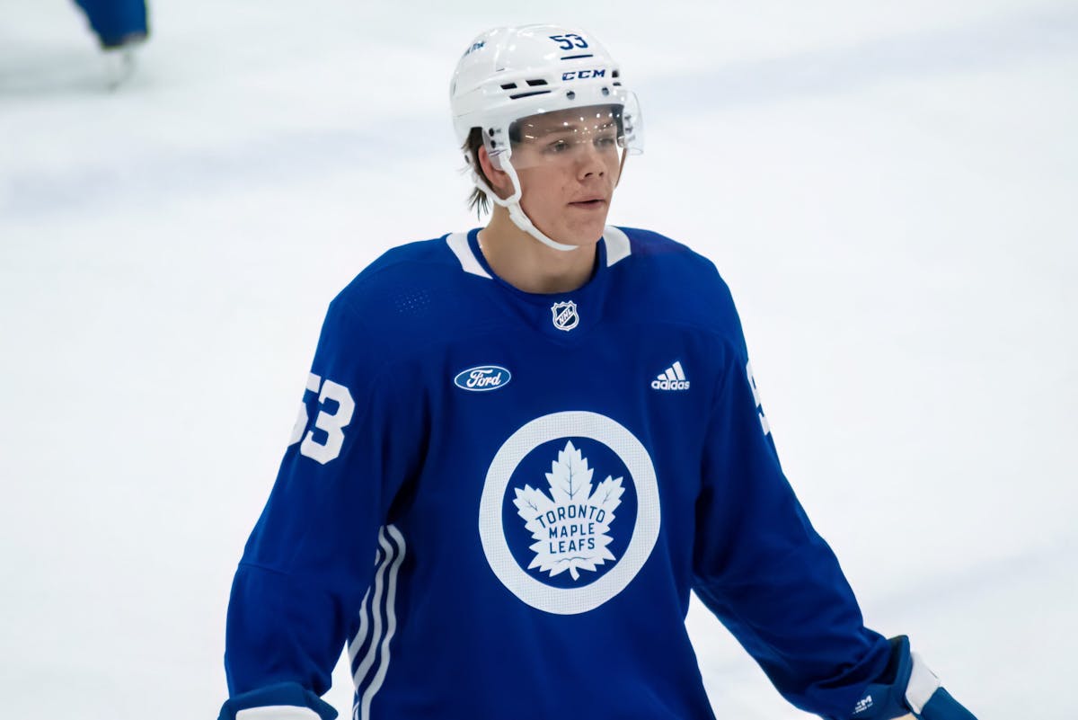 Maple Leafs sign first-round draft pick Easton Cowan to entry-level  contract
