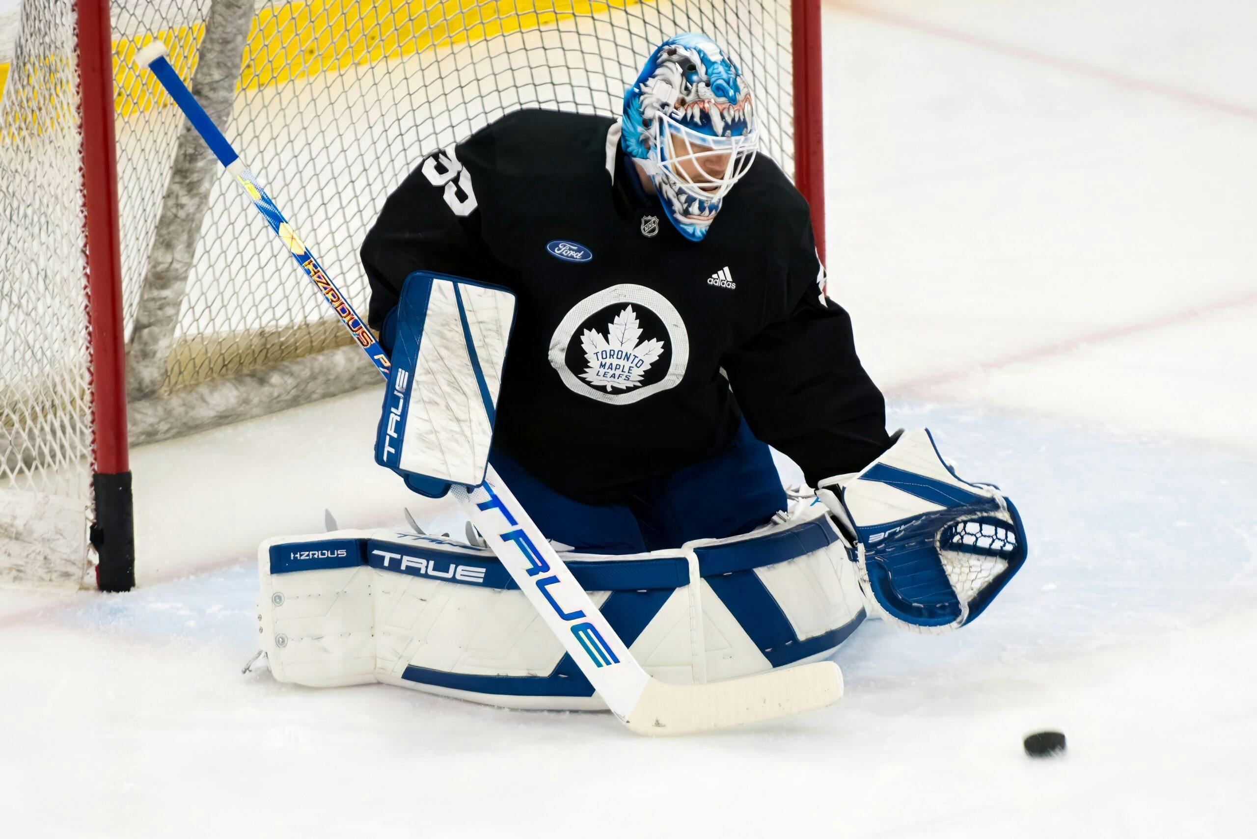 Leafs sign goaltender Ilya Samsonov