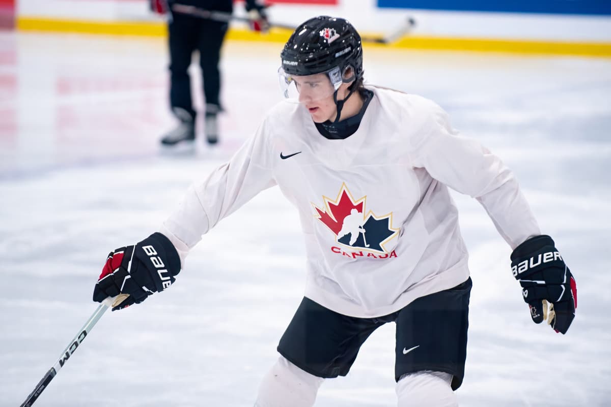 Fraser Minten, Easton Cowan named to Canada’s 2024 world junior team