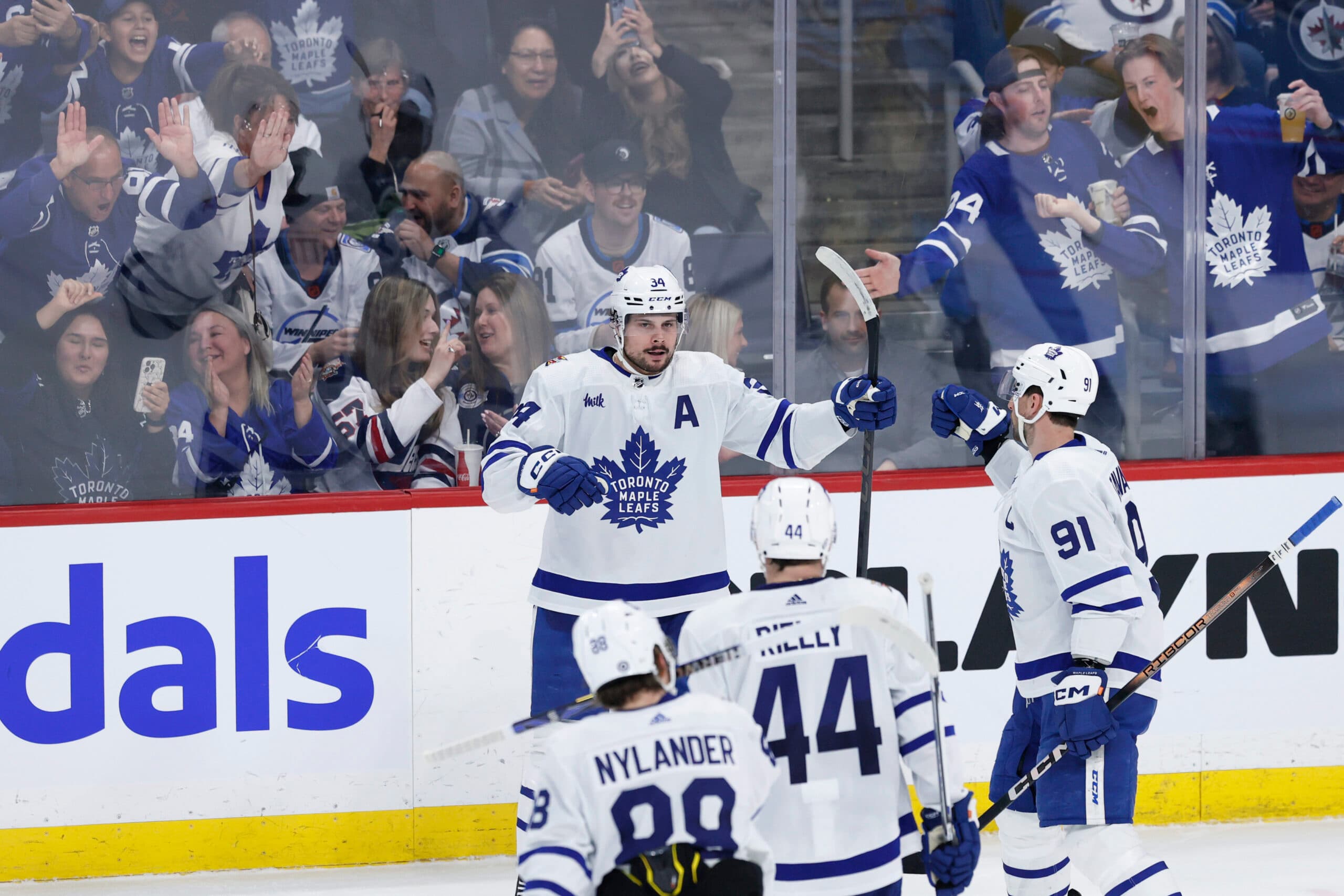 Maple Leafs looking to trade two-time Stanley Cup champ