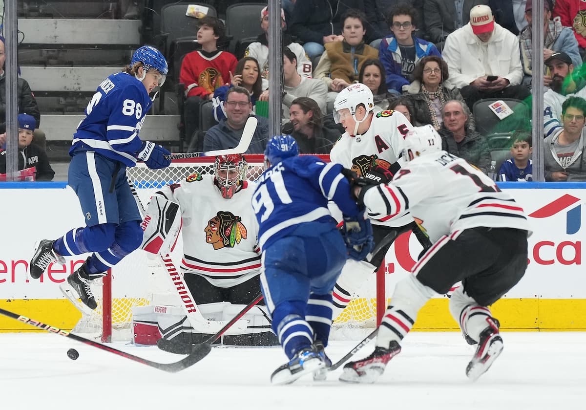 New look Leafs Set For Sunday Night Clash With Hawks At United Center new-look-leafs-set-for-sunday-night-clash-with-hawks-at-united-center